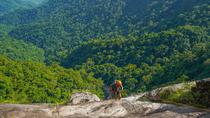 Conquering the adventurous peak of Do Quyen waterfall 2 days 1 night (1)